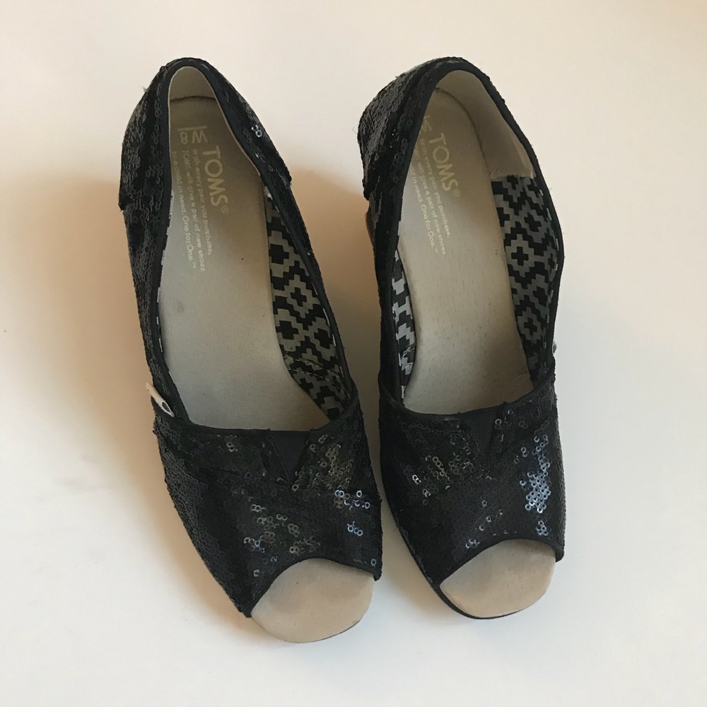 TOMS wedges